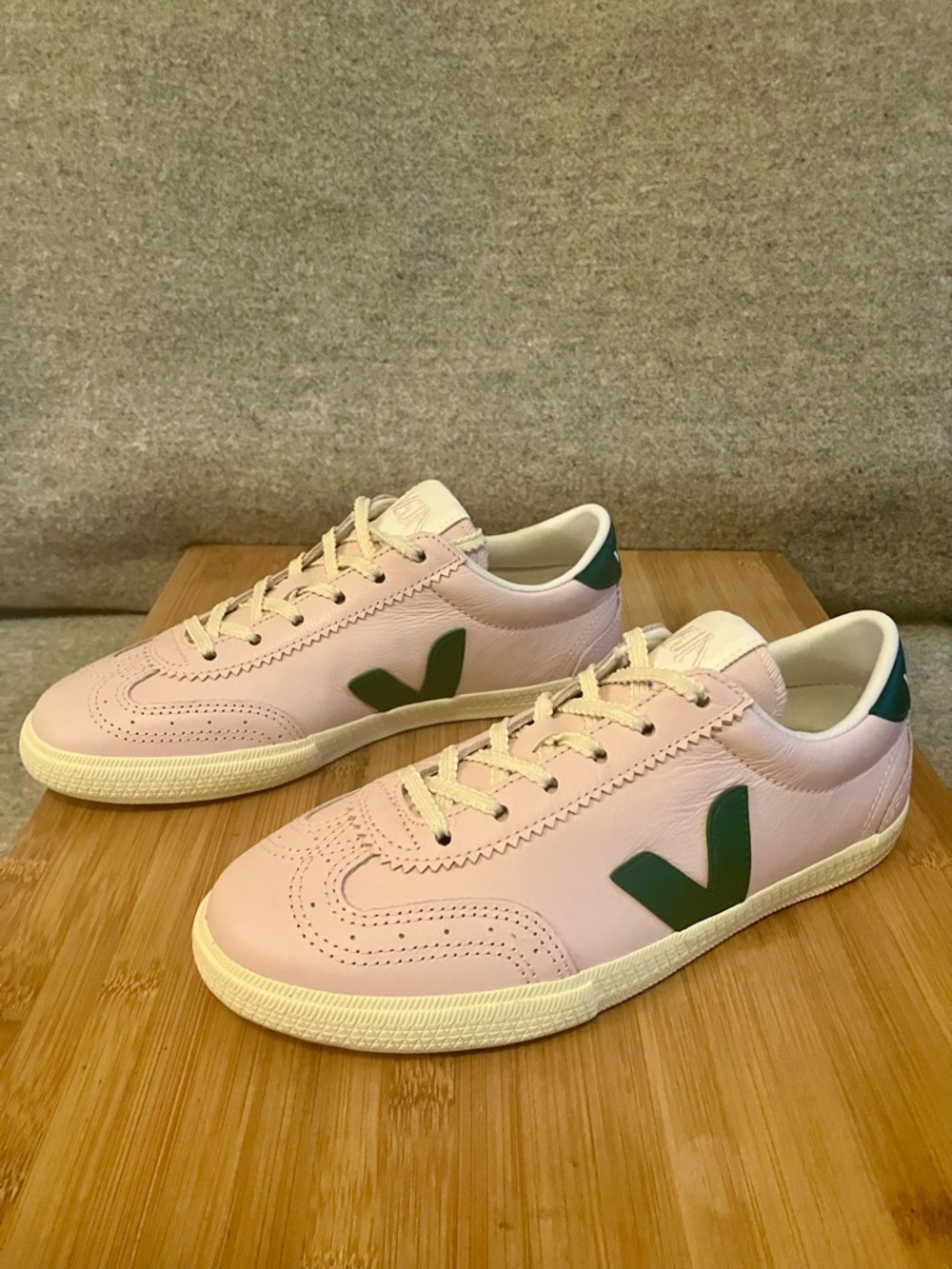 NWT - Veja Volley Leather Sneaker -Pink & Green (sz 6 / 37) - Picture 9 of 16